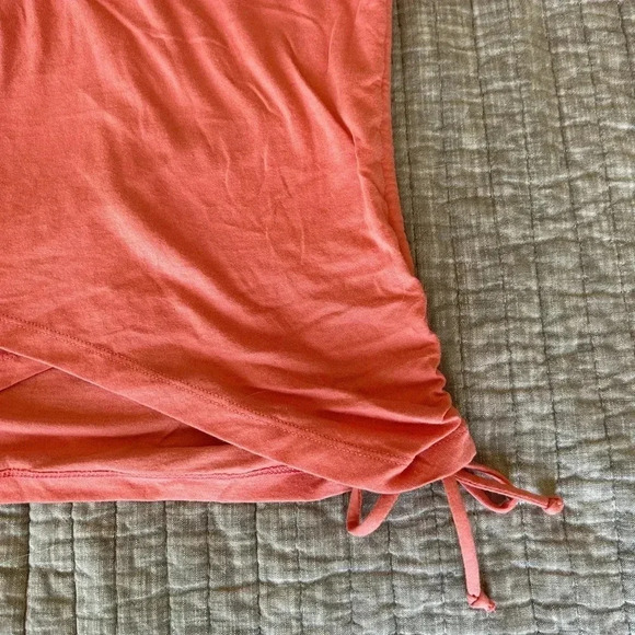 Peach top with ties on the sides - Picture 2 of 5